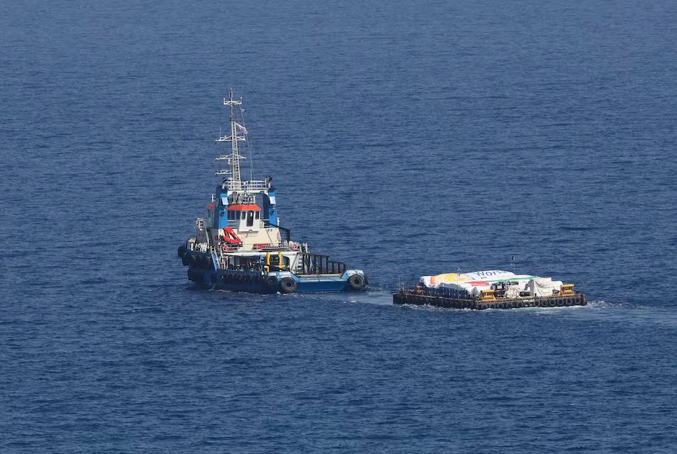 Barcos con 332 toneladas de alimentos para Gaza partieron del puerto chipriota de Larnaca en un convoy que llegará al enclave asediado a principios de la próxima semana.