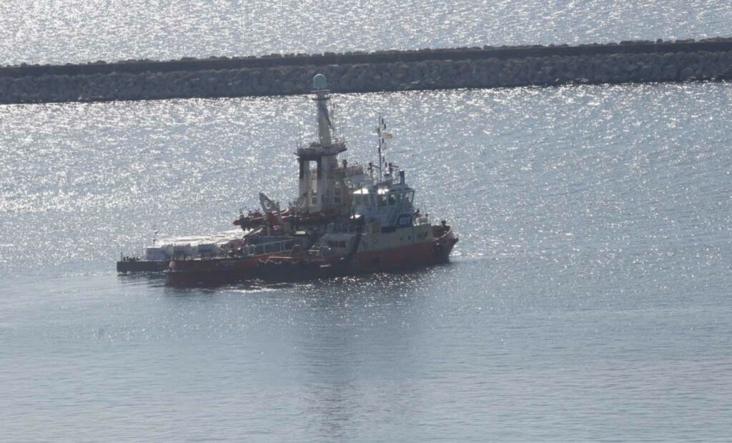 Un barco con casi 200 toneladas de ayuda alimentaria para Gaza zarpó de un puerto de Chipre a primera hora del martes, marcando un proyecto piloto para establecer una nueva ruta marítima de entrega de ayuda a la población de la región que se enfrenta a la hambruna.