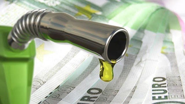 The government's termination of the zero tax rate on motor oil and petrol has led to an increase in fuel prices by 8.3 cents/litre, affecting citizens' transportation and the retail sector