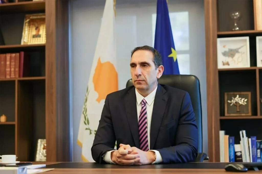 El ministro del Interior, Konstantinos Ioannou, tiene previsto visitar Líbano para tratar el refuerzo de la guardia costera del país y la lucha contra las redes de tráfico de personas que contribuyen al aumento de las llegadas de inmigrantes.