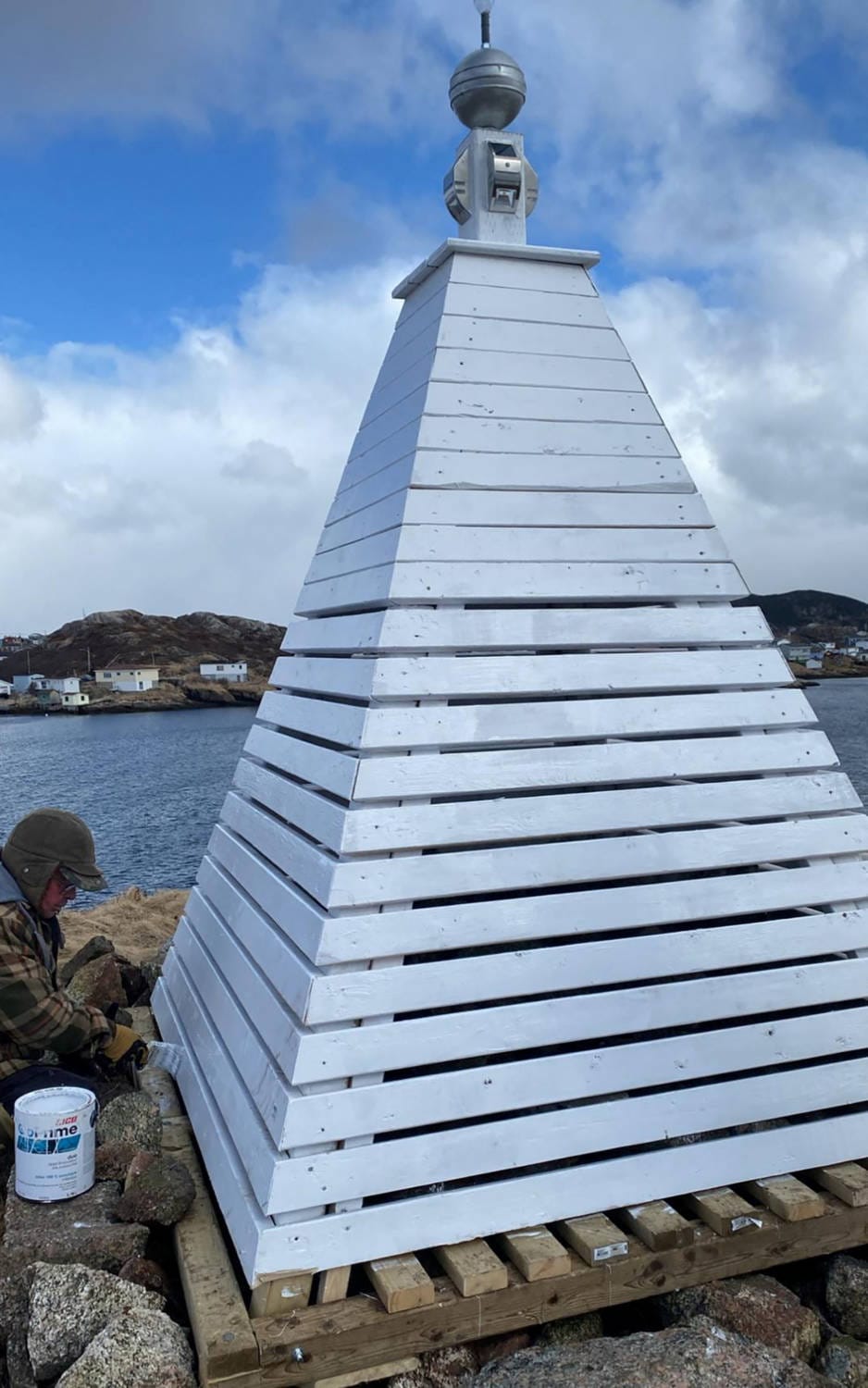Los habitantes de la remota localidad de Burgeo, en Terranova y Labrador, esperan con impaciencia el raro eclipse solar del lunes para recrear la historia en la isla Eclipse, descubierta por el capitán James Cook