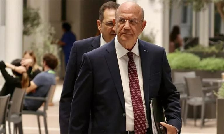 Finance Minister Makis Keravnos receives both a pension as a former Finance Minister and a salary as the incumbent, which is allowed by relevant legislation