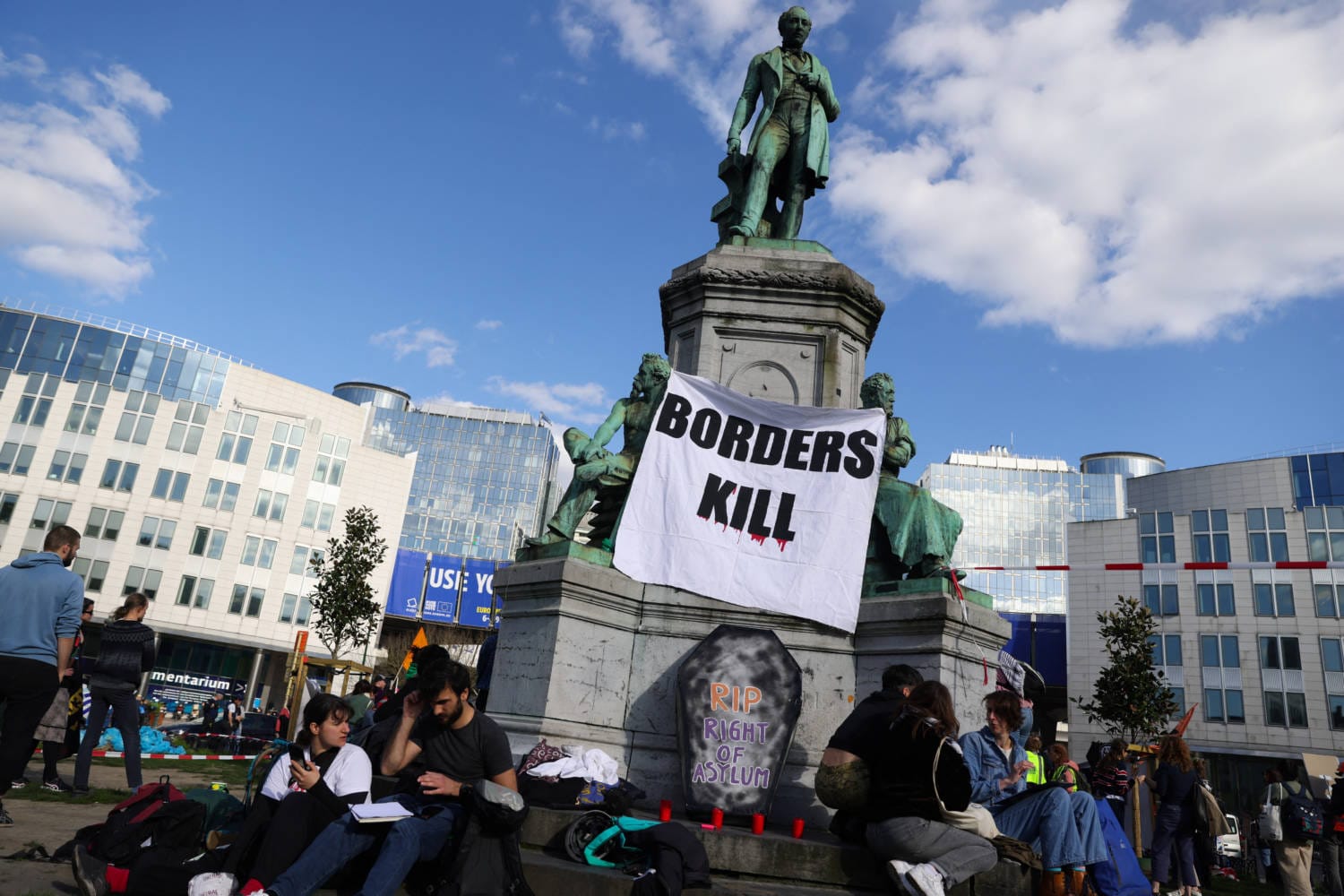 O Parlamento Europeu aprovou nova legislação sobre migração e asilo, após mais de dez anos de preparação