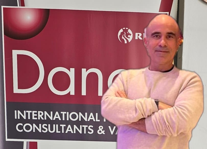 contrató a CMO