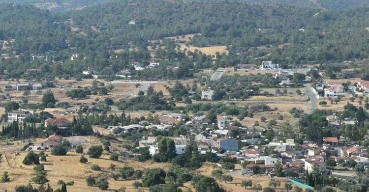 An order was issued by the District Court of Larnaca to freeze six plots of land, which were unlawfully transferred from deceased Turkish Cypriots to natural and legal persons