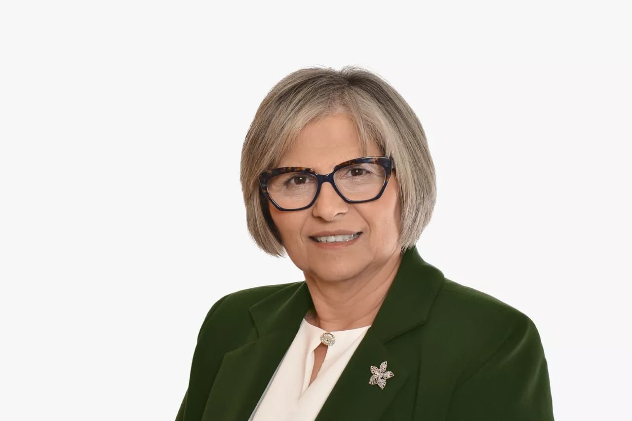 La alcaldesa de Lakatamia, Photoula Hadjipapa, acusa a individuos de intentar manipular los resultados electorales transportando portadores de votantes en el municipio.
