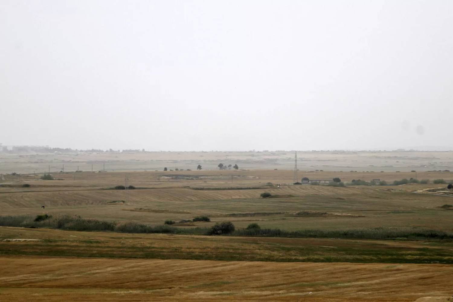 High dust concentrations are currently present in the atmosphere on April 26, 2024, based on data from the Air Quality Monitoring Network