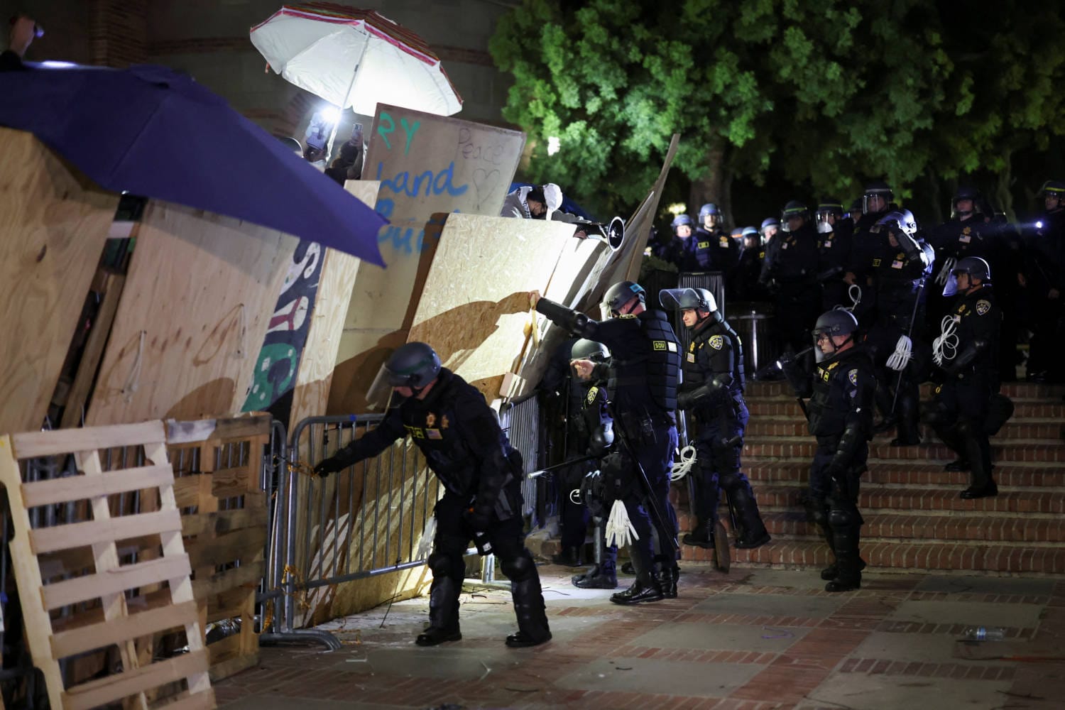 Biden is facing criticism from both left and right factions for his Israel policy, as campus protests against the war in Gaza escalate