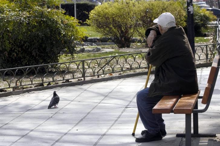 Thousands of low-income retirees did not receive an Easter bonus this year, with the number of those affected higher than in previous years