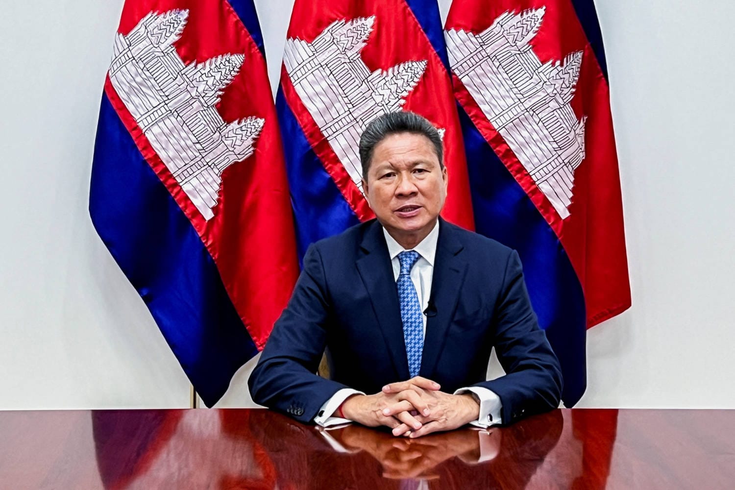 Camboya planea reducir en un 70% el tráfico marítimo a través de los puertos vietnamitas debido a la mejora, financiada por China con 7.000 millones de euros, de un canal que conecta la cuenca del río Mekong con la costa camboyana.