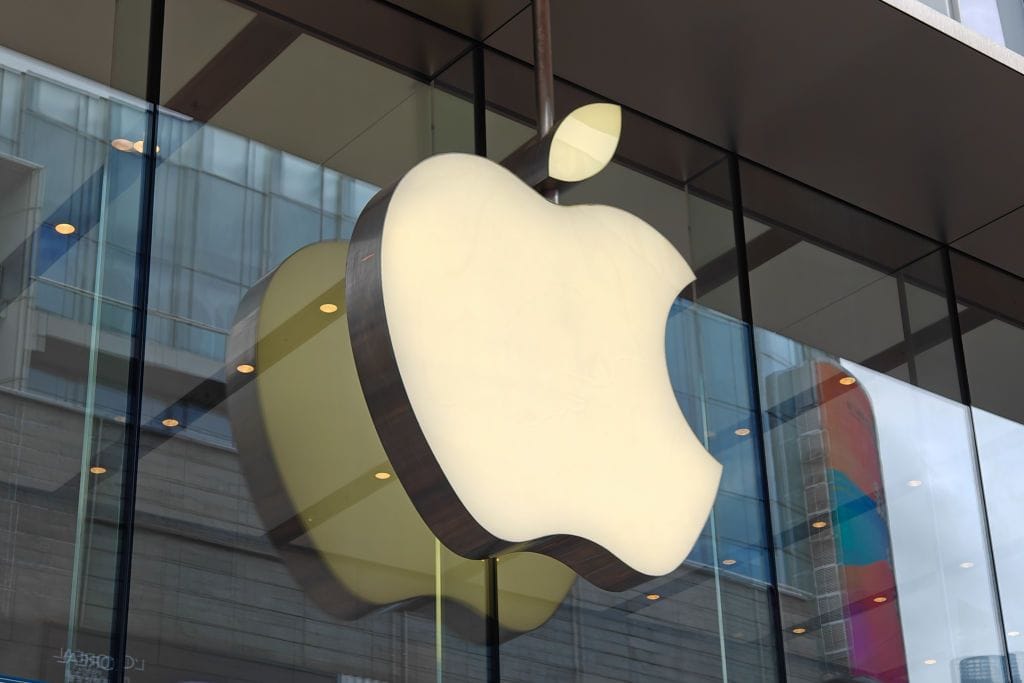 Акции Apple