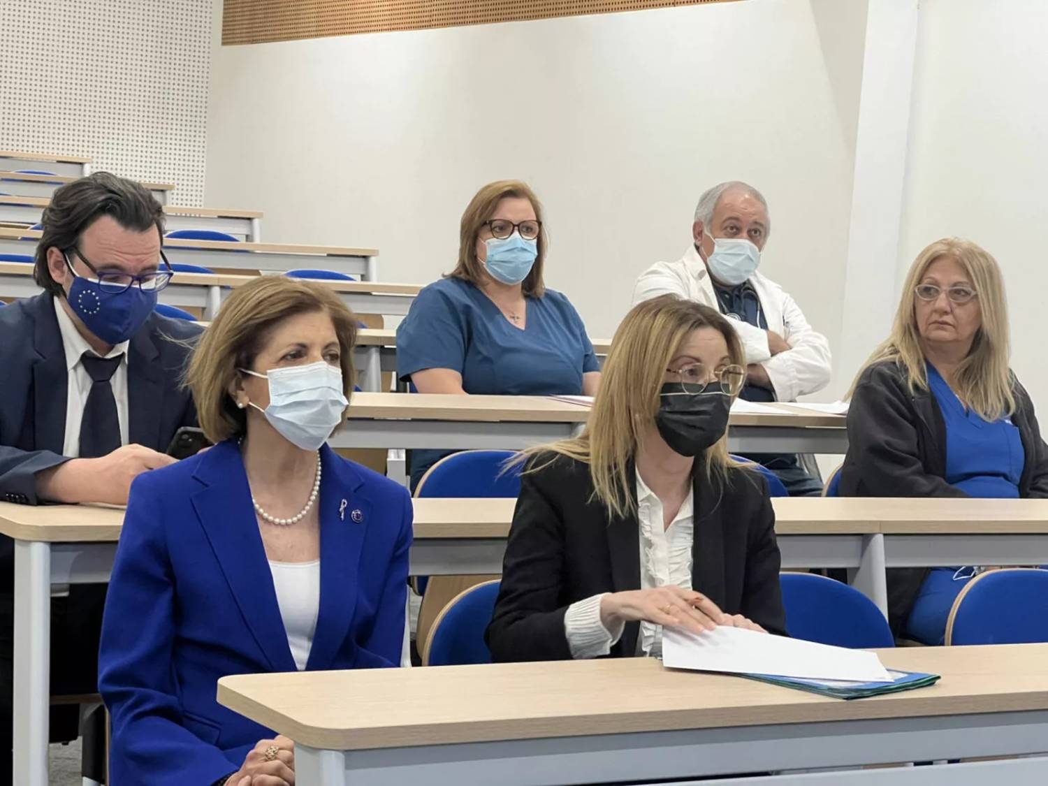 Stella Kyriakidou, Comisaria de Salud y Seguridad Alimentaria, expresó la necesidad de acabar con los prejuicios y el estigma que rodean a las personas seropositivas y sus familias a nivel paneuropeo