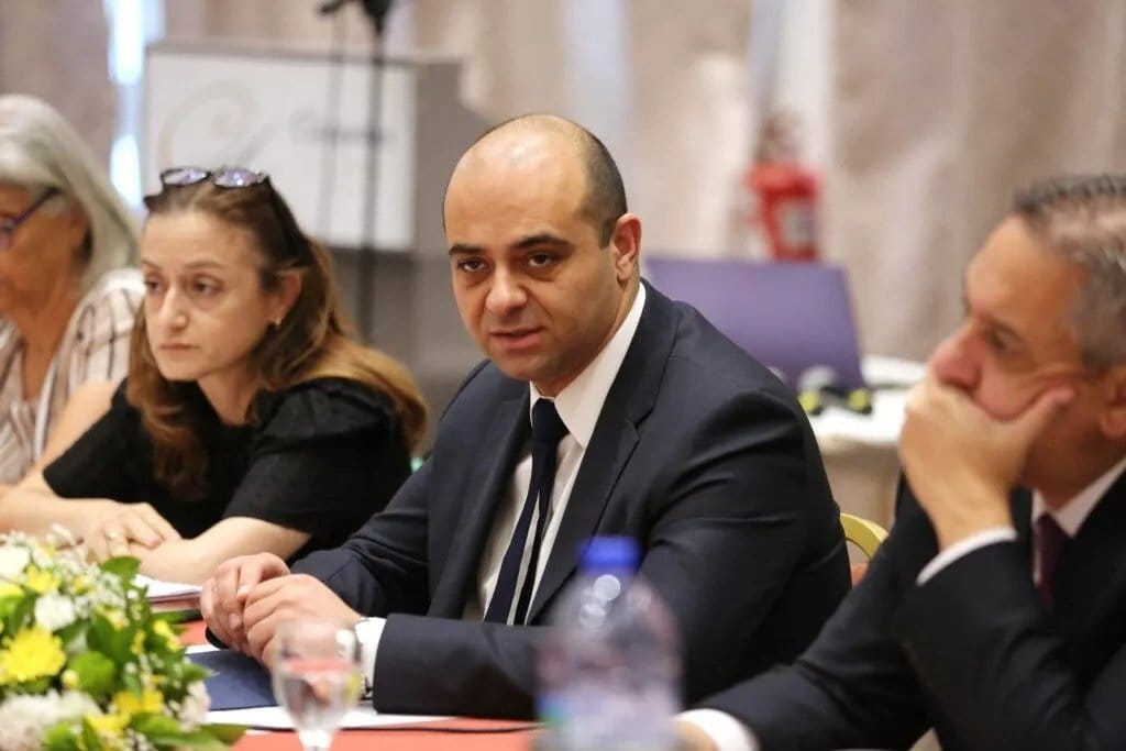 O Ministro do Trabalho, Yannis Panagiotou, discutiu medidas de apoio aos cipriotas turcos, incluindo a distribuição de pensões de viuvez aos cônjuges elegíveis de cipriotas turcos que contribuíram para o Fundo de Segurança Social