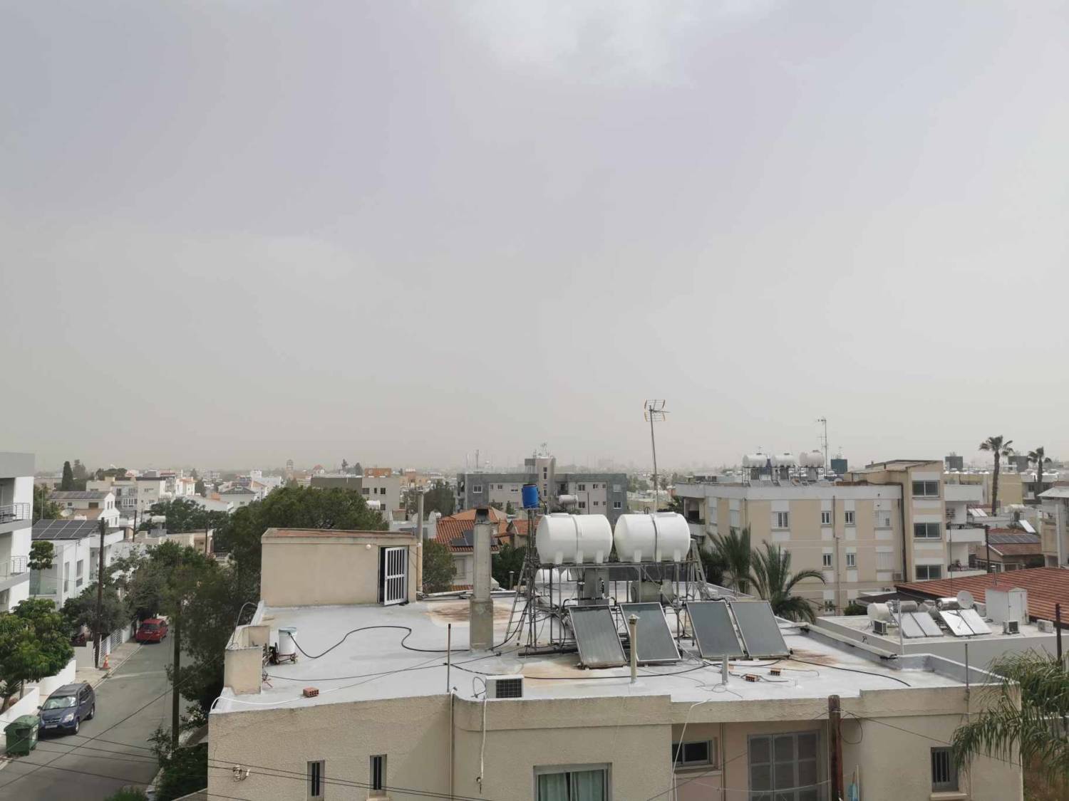 The Department of Labour Inspection issued a public health advisory in Cyprus due to high concentrations of dust particles (PM10) today