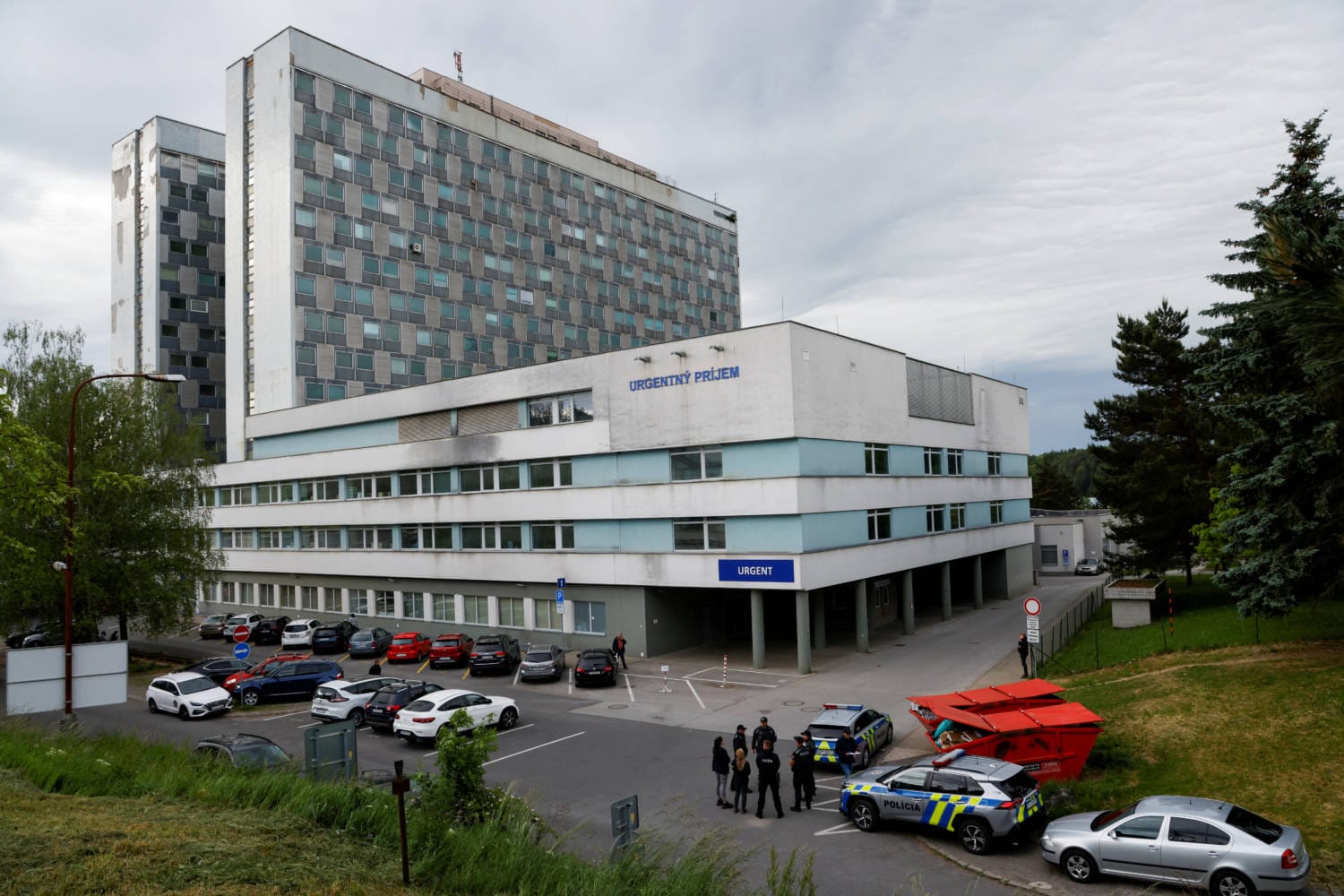 El Primer Ministro de Eslovaquia, Robert Fico, fue sometido a una operación de dos horas que ha aumentado las esperanzas de su recuperación tras un intento de asesinato.
