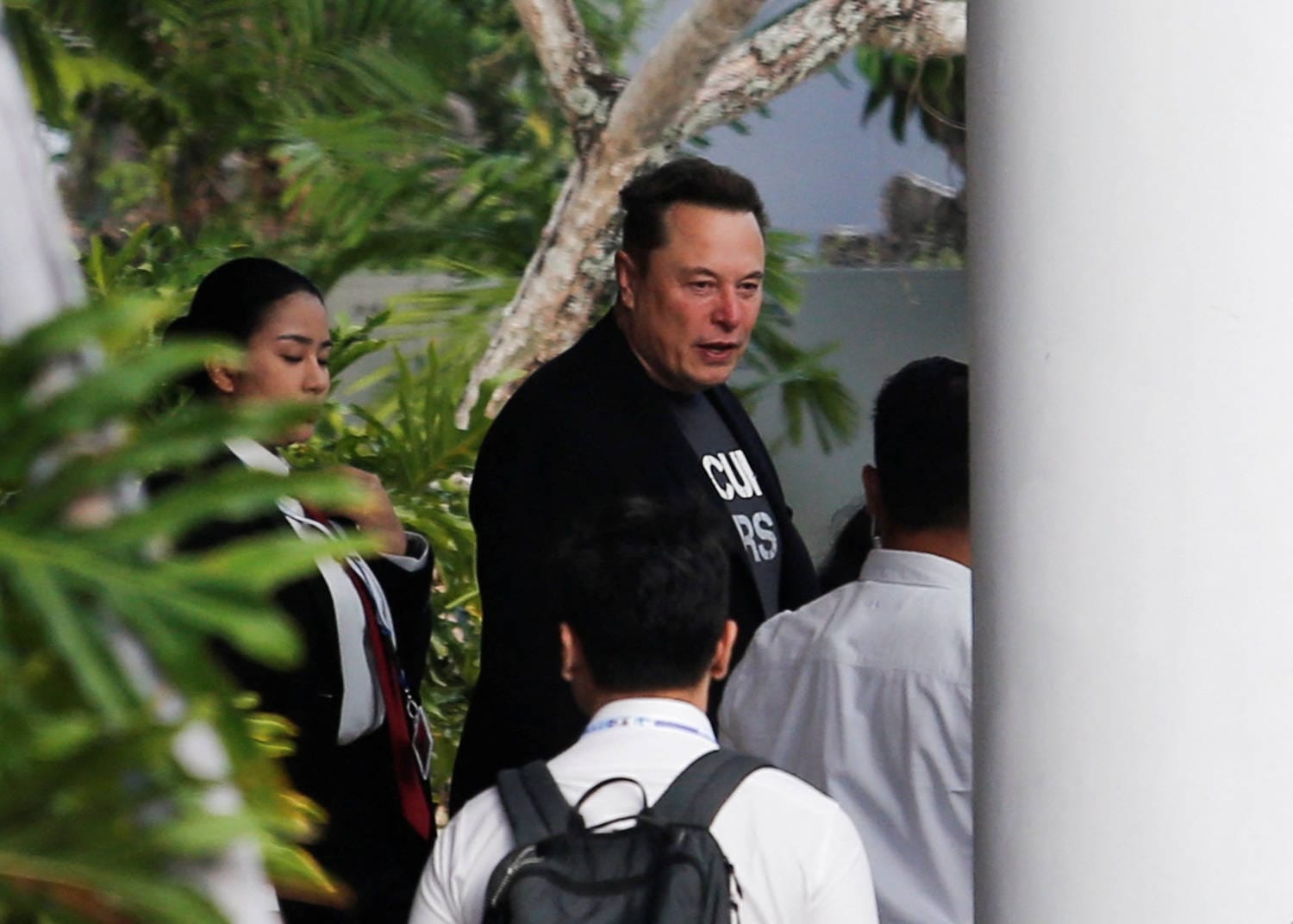 Elon Musk chegou a Bali para lançar o serviço de Internet Starlink da SpaceX na Indonésia