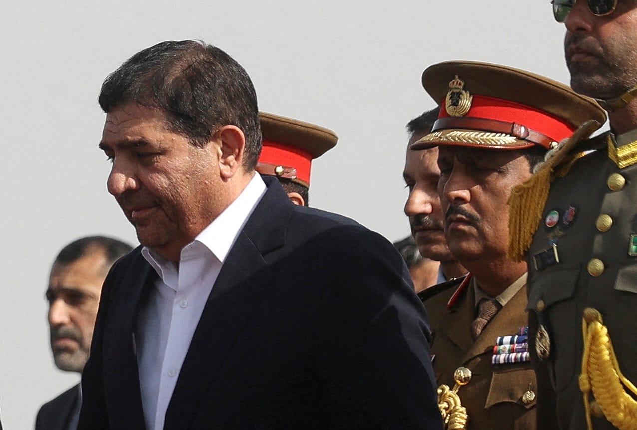 O líder supremo do Irão, Ali Khamenei, nomeou o primeiro vice-presidente Mohammad Mokhber para liderar o poder executivo e supervisionar a organização de eleições no prazo de 50 dias após a morte do presidente Ebrahim Raisi num acidente de helicóptero