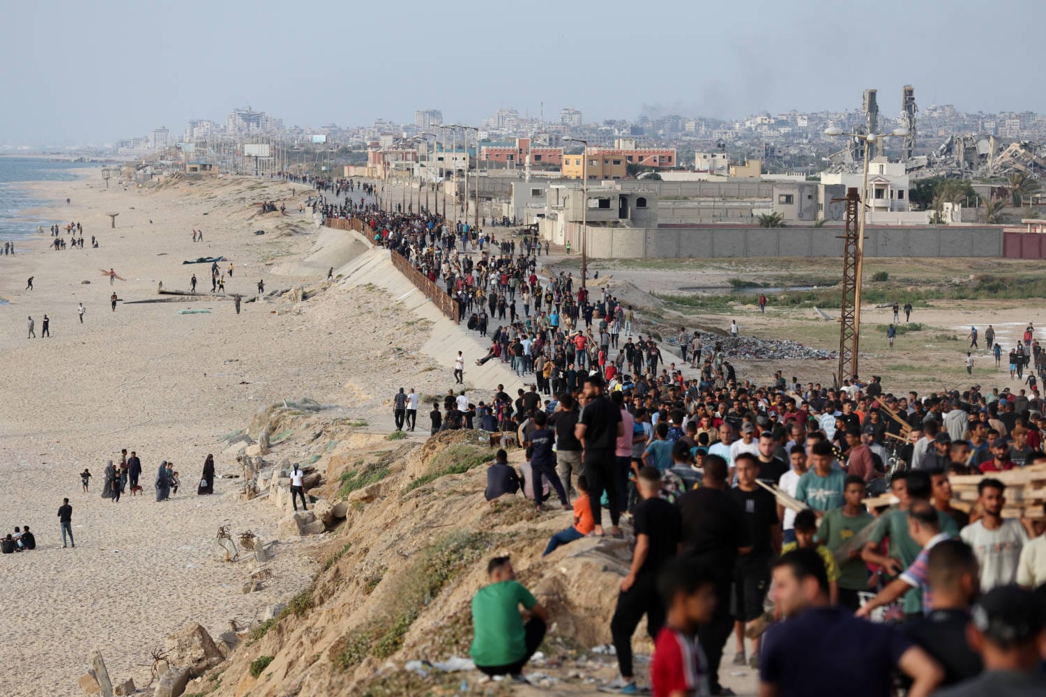 A cessação da entrega de ajuda através da passagem de Rafah, entre o Egipto e a Faixa de Gaza, deve-se à ameaça representada pelas operações militares de Israel na zona