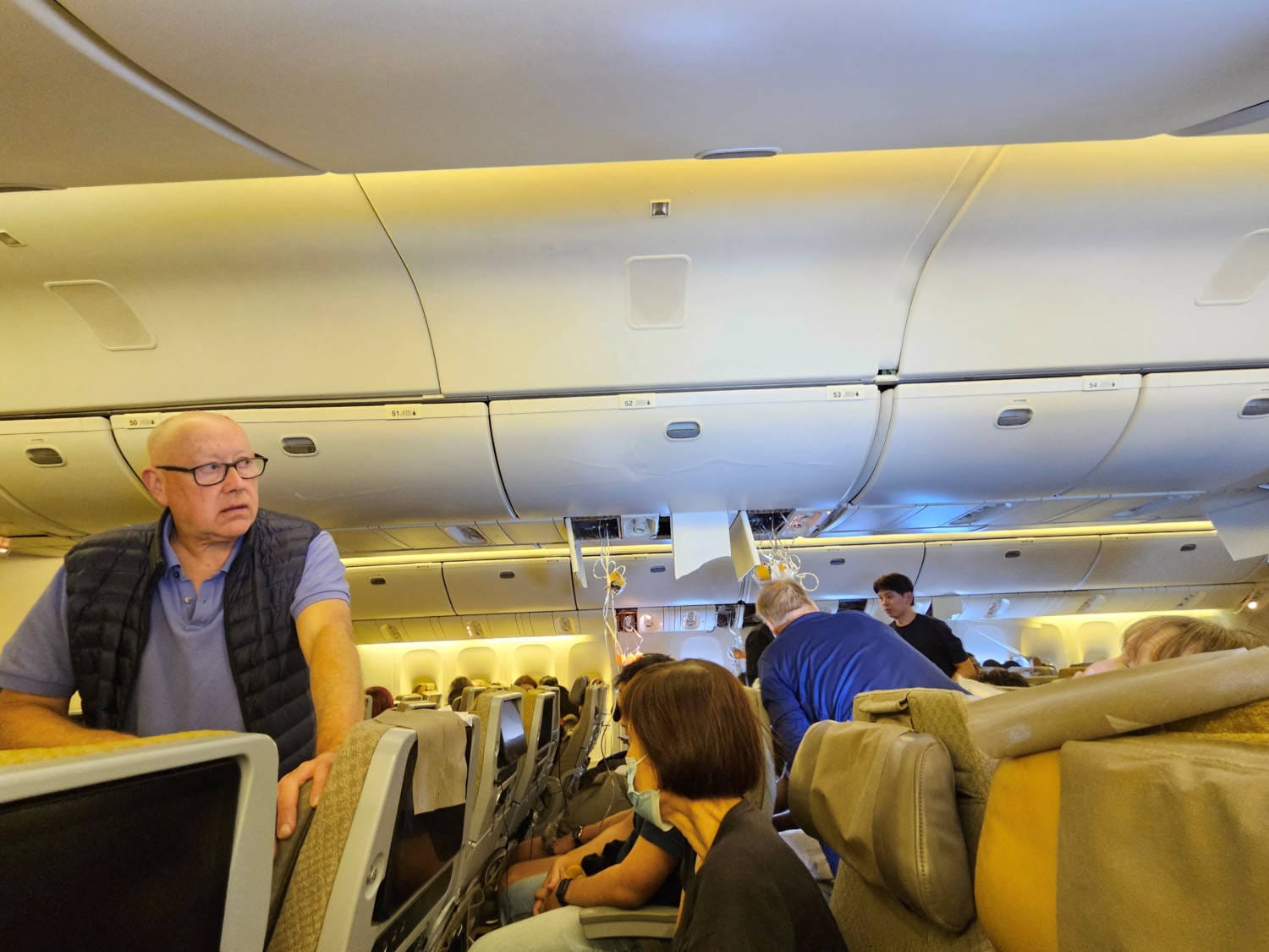 Un muerto y varios heridos en un vuelo de Singapore Airlines debido a fuertes turbulencias