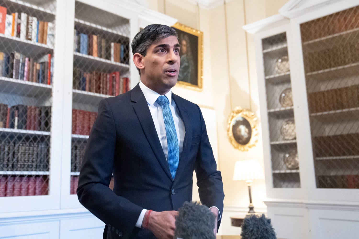 O primeiro-ministro britânico, Rishi Sunak, convocou eleições nacionais para 4 de julho, onde os eleitores escolherão entre a estabilidade com ele ou o desconhecido com o líder trabalhista Keir Starmer