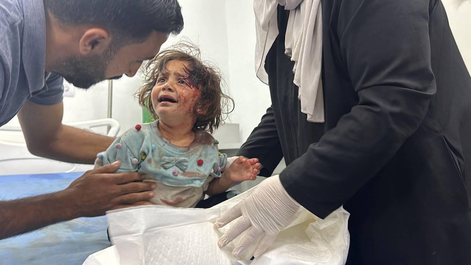 La UNRWA calificó de "espeluznantes" los informes sobre ataques a familias que buscaban refugio en Rafah