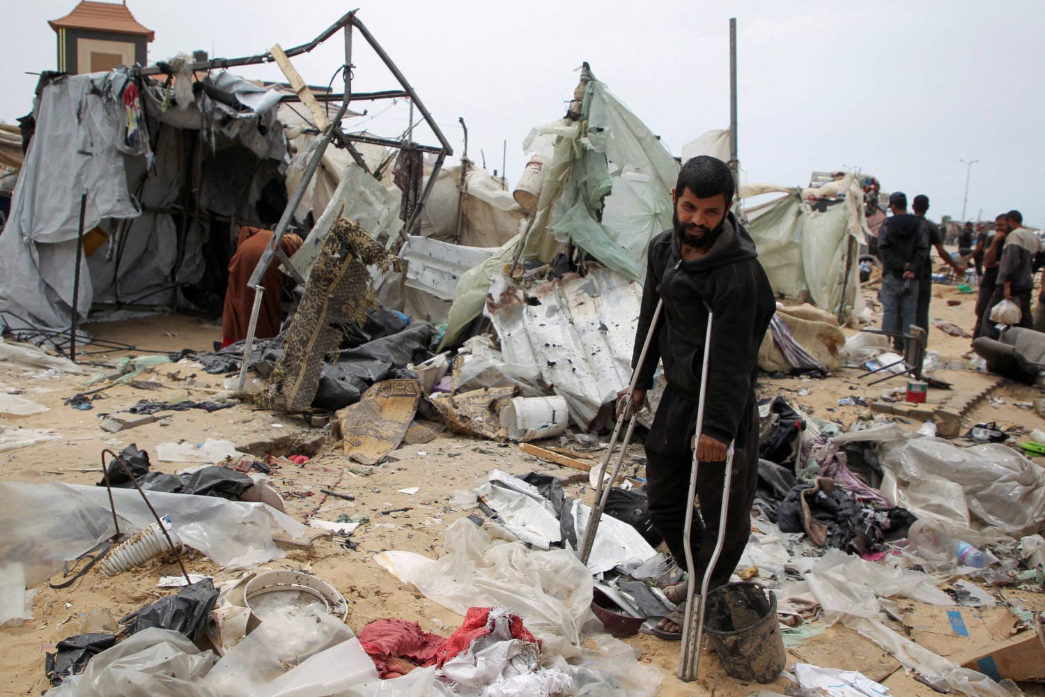 Los tanques israelíes siguen asaltando Rafah por segundo día consecutivo, desafiando la orden del Tribunal Mundial de poner fin a los ataques contra la ciudad.